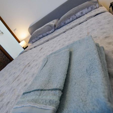 Sole Apartment Albano Sant'alessandro Екстериор снимка
