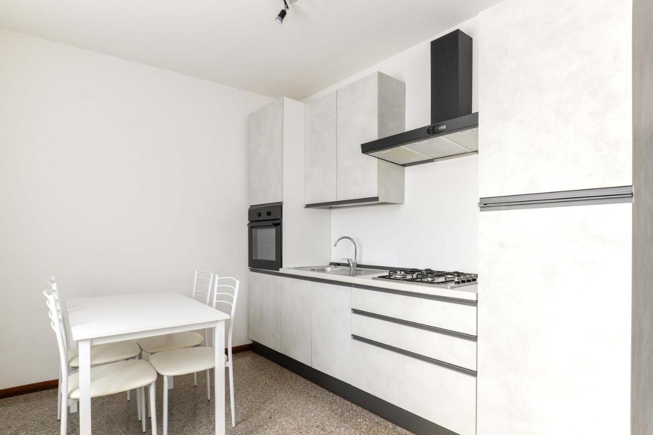 Sole Apartment Albano Sant'alessandro Екстериор снимка